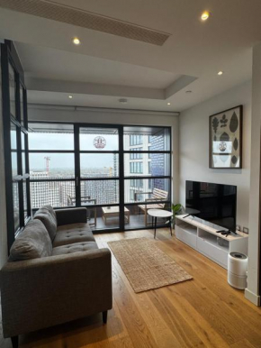 Riverside Retreat 1 Bedroom Luxury Apartments with Private Balcony